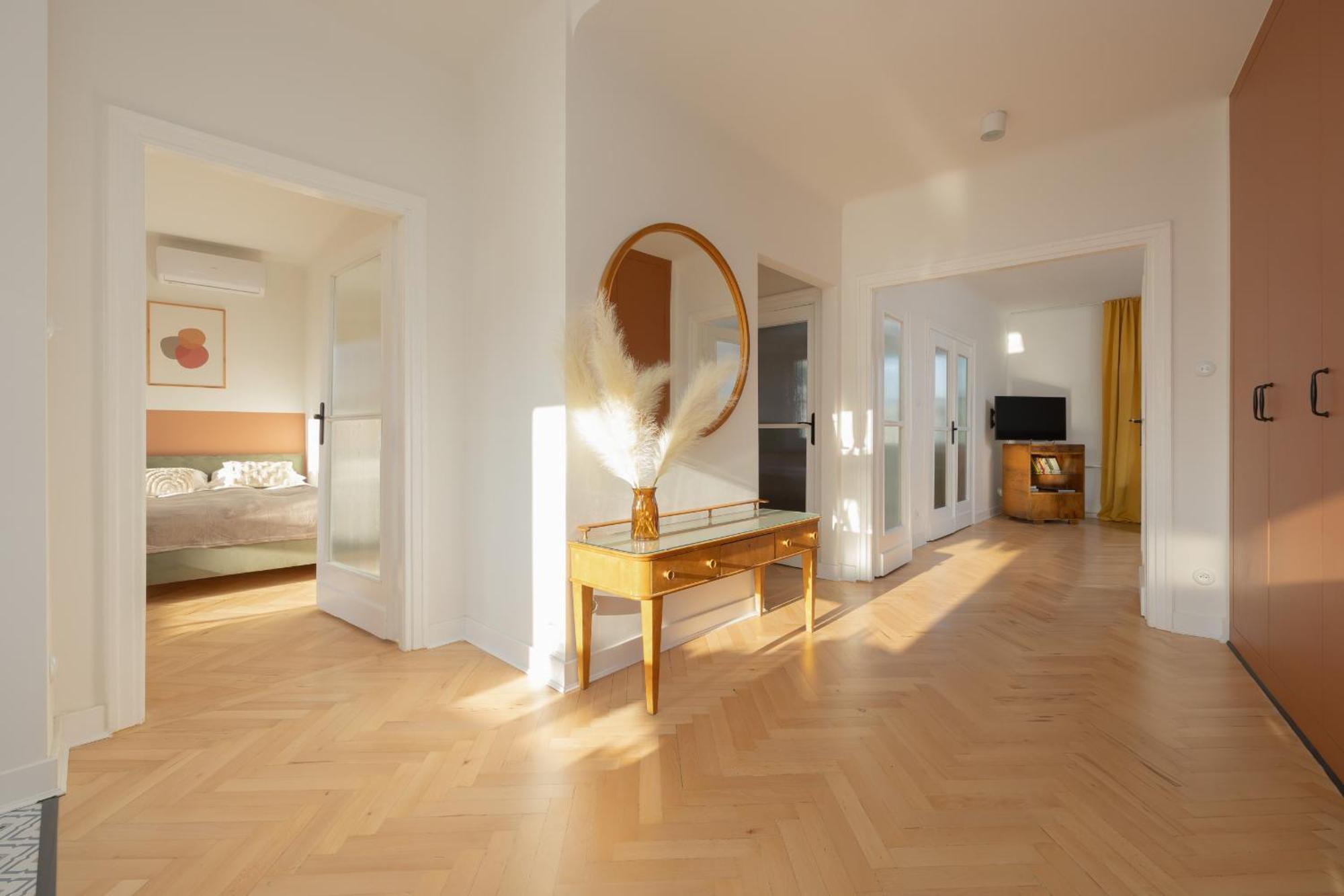 Apartment For 6 People Near Royal Baths Park By Renters Prestige วอร์ซอ ภายนอก รูปภาพ