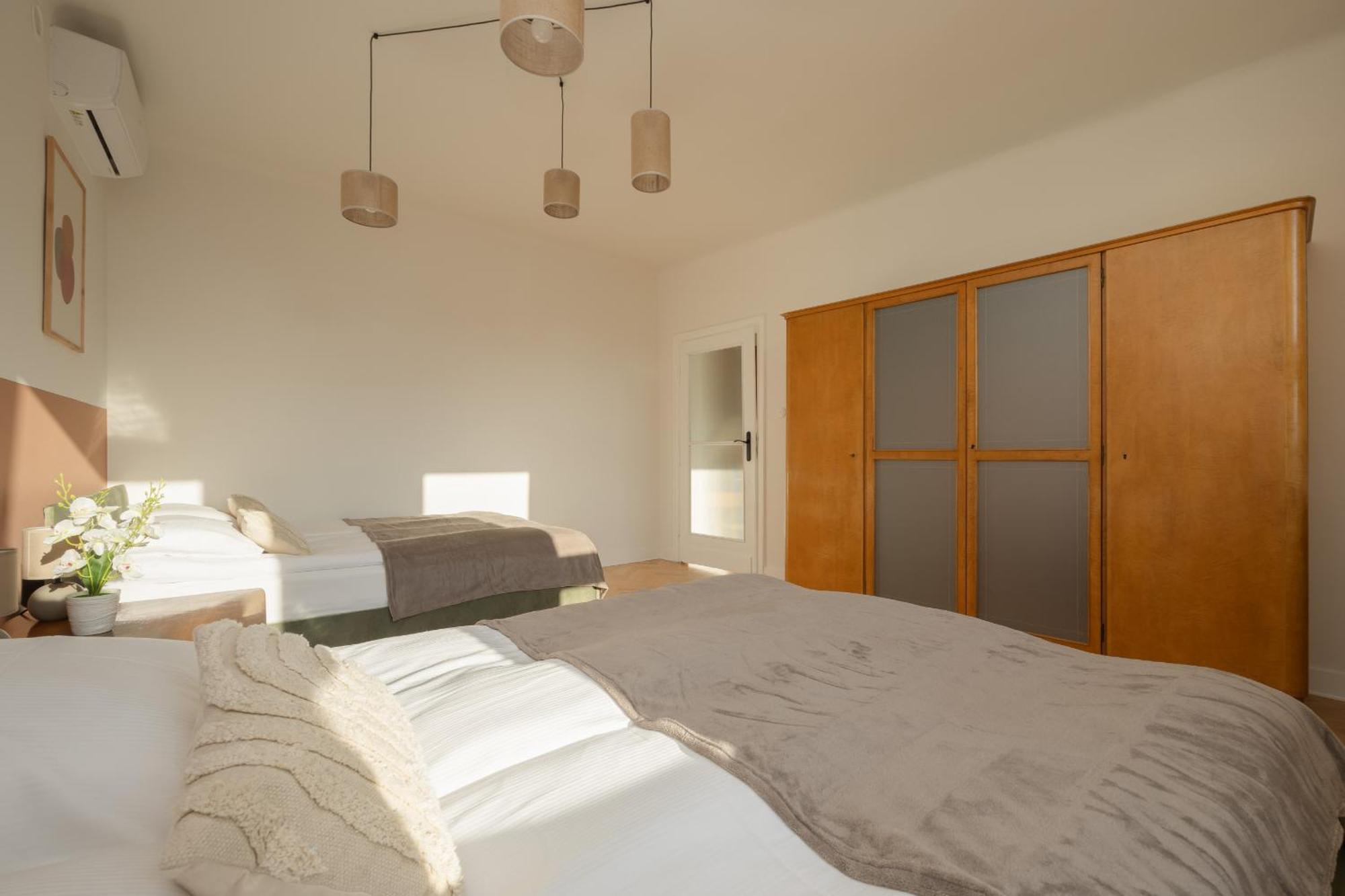 Apartment For 6 People Near Royal Baths Park By Renters Prestige วอร์ซอ ภายนอก รูปภาพ